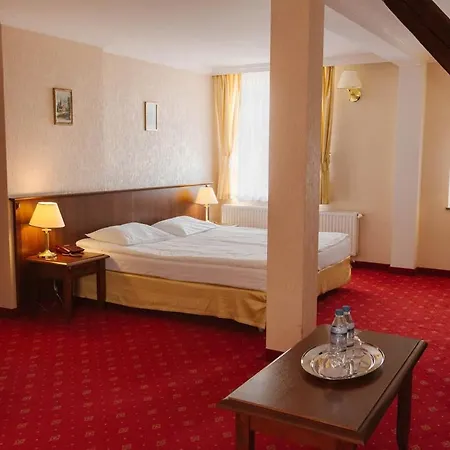 Jakub Sobieski 3* Oława