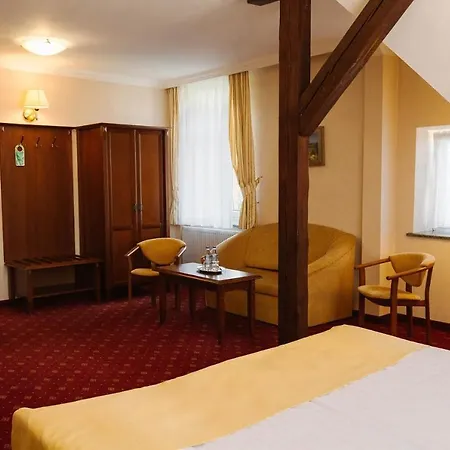 Jakub Sobieski 3* Oława