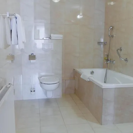 Jakub Sobieski 3* Oława