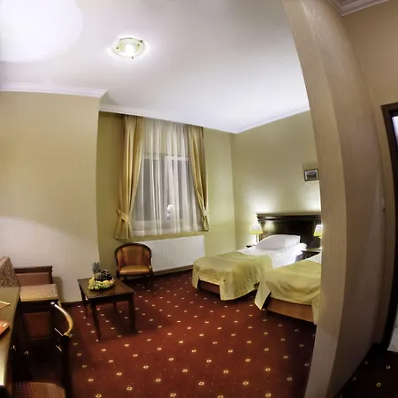 Jakub Sobieski 3* Oława